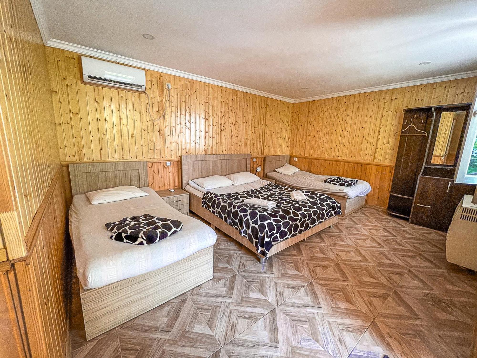 Hostel Kutaisi By Kote Екстер'єр фото