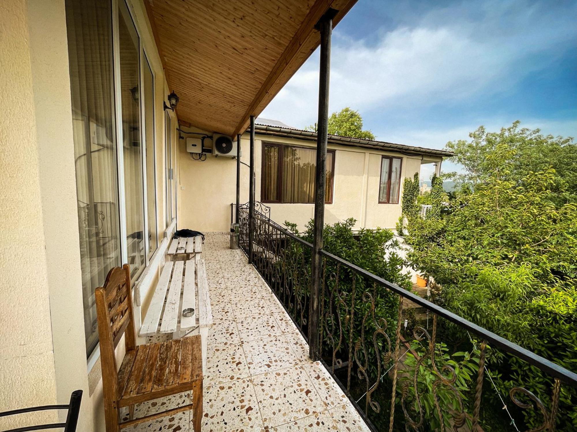 Hostel Kutaisi By Kote Екстер'єр фото